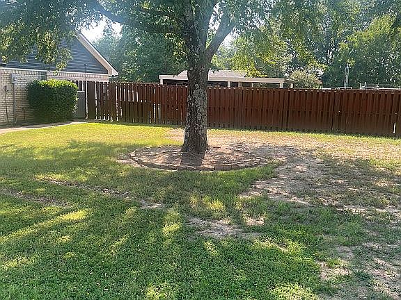 2nd image of 107 Dogwood Pl
