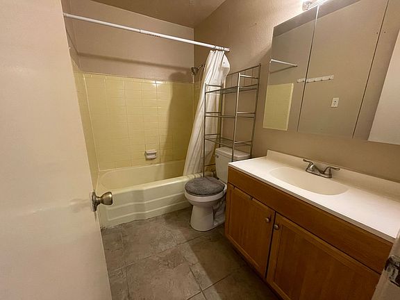 5th image of 900 Lamont St APT 20