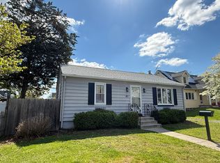 41 Cherry St, Medford, NJ 08055