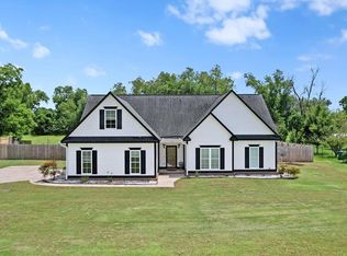 126 Stags Leap Dr, Leesburg, GA 31763