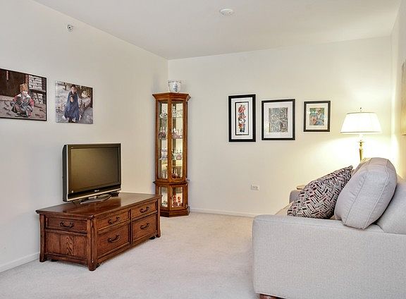 5th image of 1633 2nd St APT 203