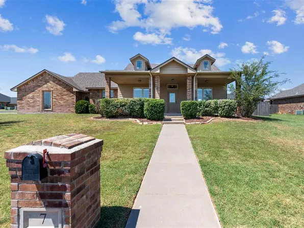 7 NE Summerwood Dr, Elgin, OK 73538
