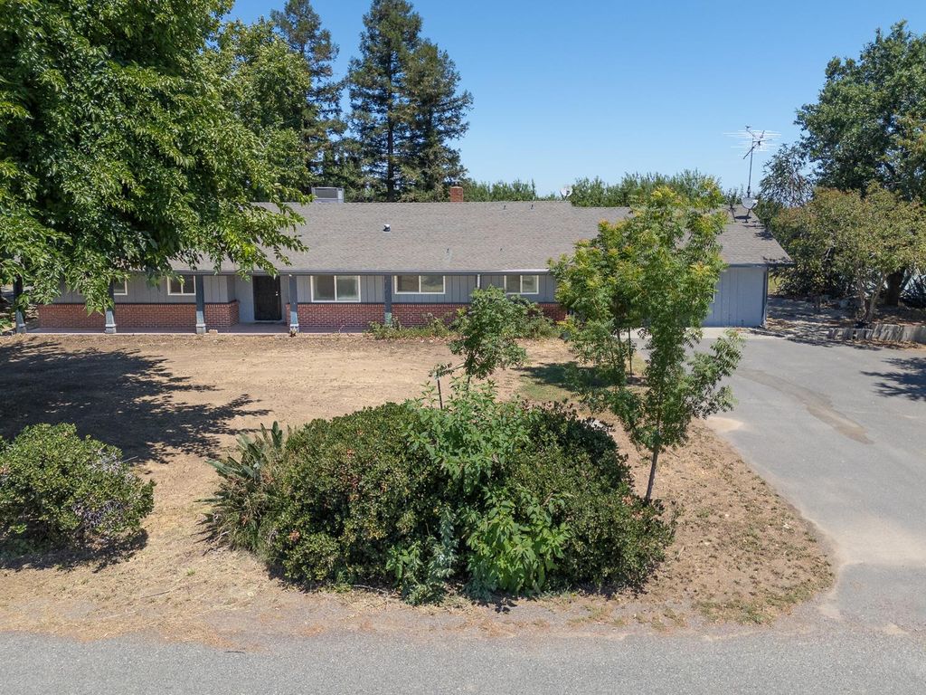 6593 Marine Ave, Arbuckle, CA - View 2