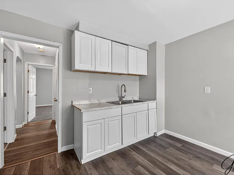 16212 Maddelein St — Photo 7