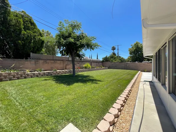 23370 Schoolcraft St, West Hills, CA 91307