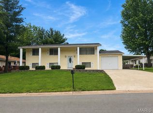 25 Soutee Dr, Saint Peters, MO 63376