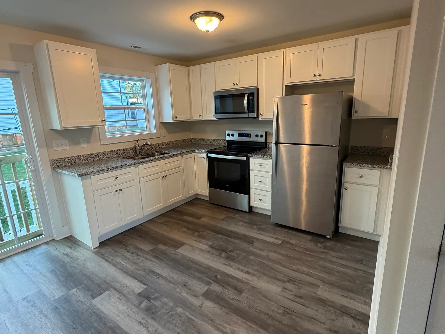 3 bed, 1.5 bath, 1250 sqft, $1,395 — Photo 2