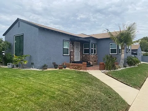 8946 S Wilton Pl — Photo 1