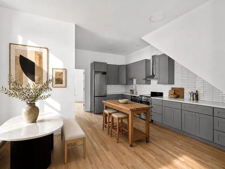122 Willoughby Ave #2 — Photo 3
