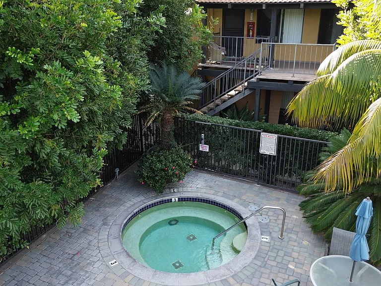Casa Vista Apartment Homes — Photo 18