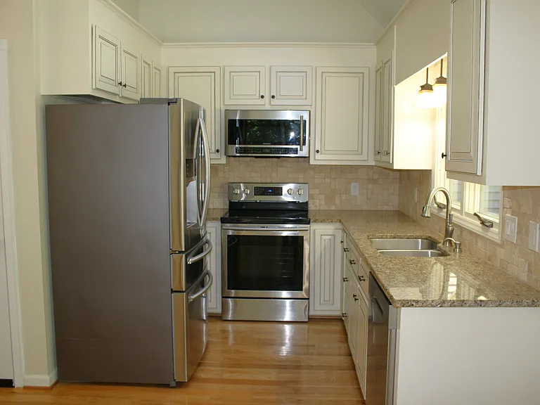 1010 Eastshore Cir — Photo 6
