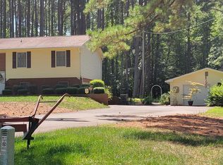 511 Log House Rd, Winston Salem, NC 27127