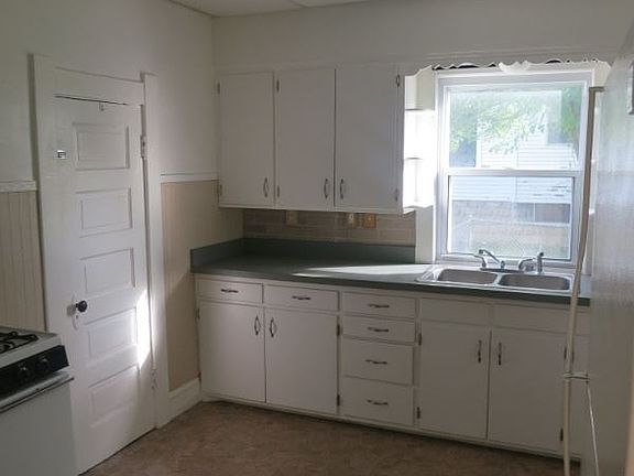 2nd image of 846 National Ave
