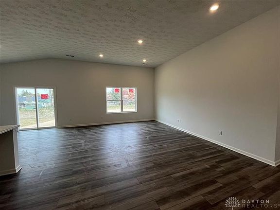 4th image of 114 Evergreen Way