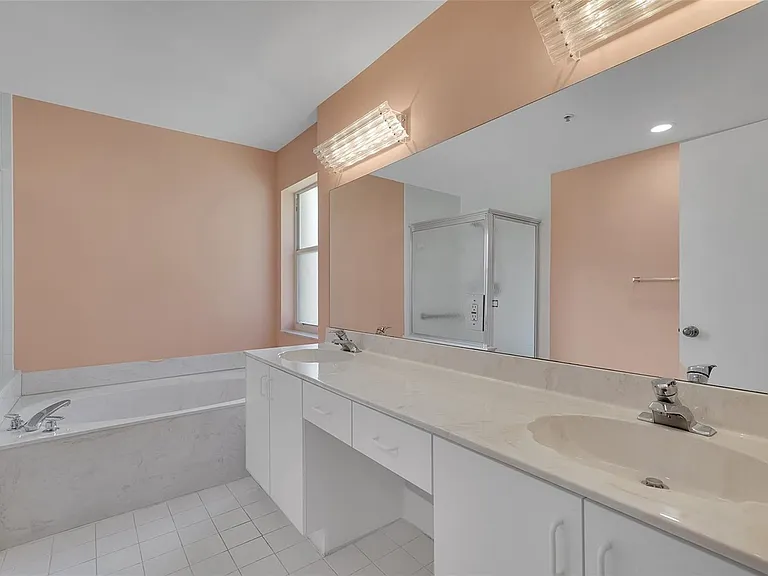 5876 Regal Glen Dr #201 — Photo 31