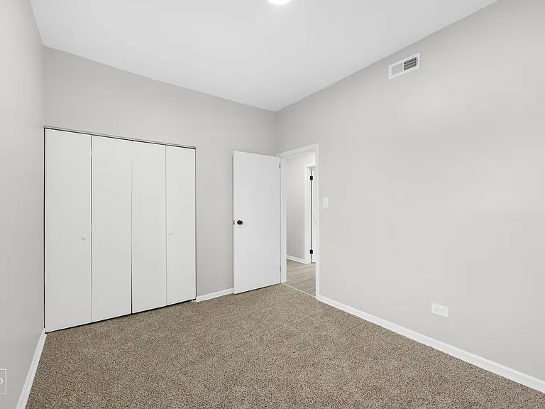 5019 S St Lawrence — Photo 10