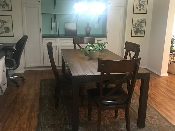 3rd image of 1279 Fox Hill Dr