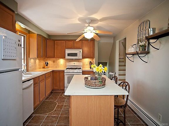 5th image of 4948 Camelot Dr