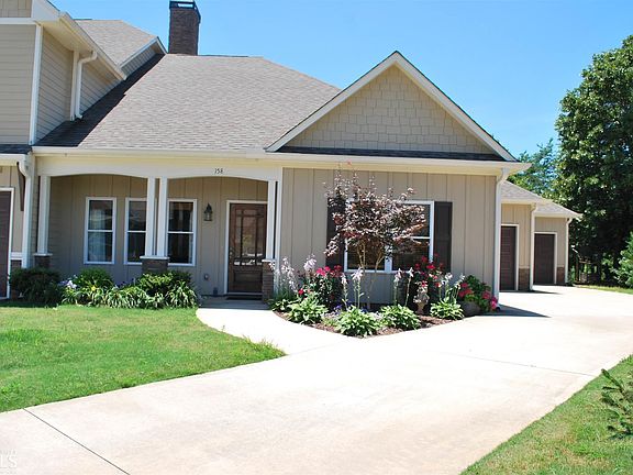 4th image of 158 Village Dr