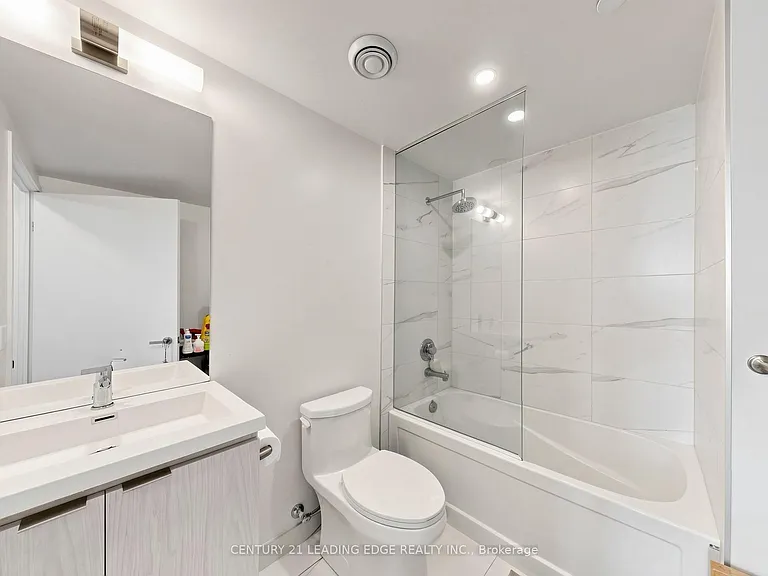 55 Cooper St #6211 — Photo 23