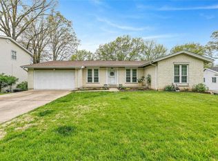809 Courtland Pl, Ballwin, MO 63021