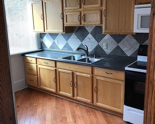 2nd image of 512 Glenwood Ave
