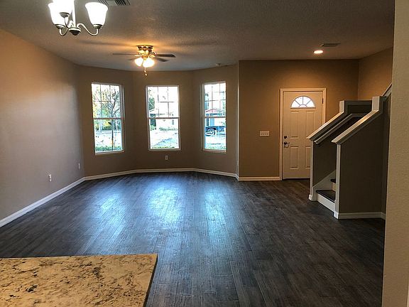 5th image of 513 Sunbranch Ln