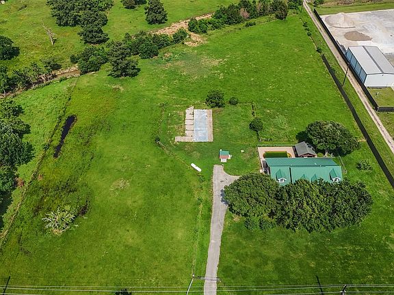 2nd image of 19250 Becker Rd