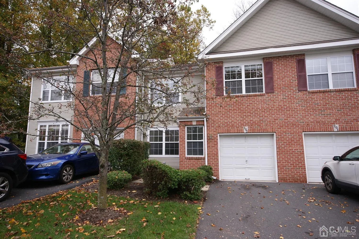 202 Somerset Ct photo 1