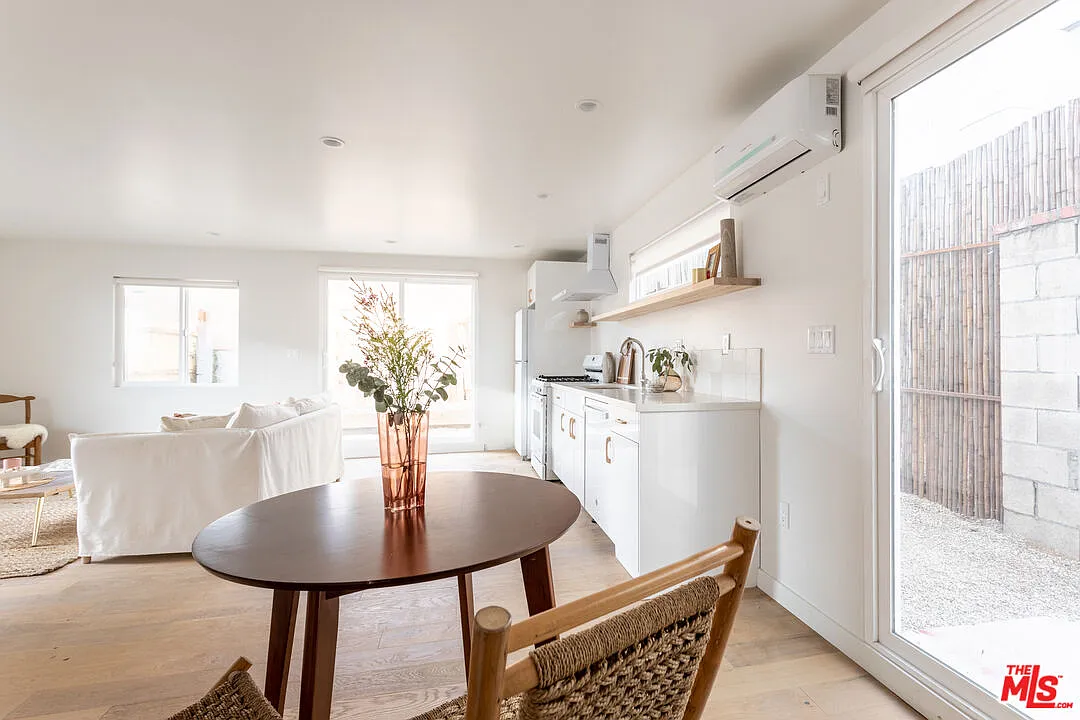 2 bed, 2.0 bath, $3,995 — Photo 4