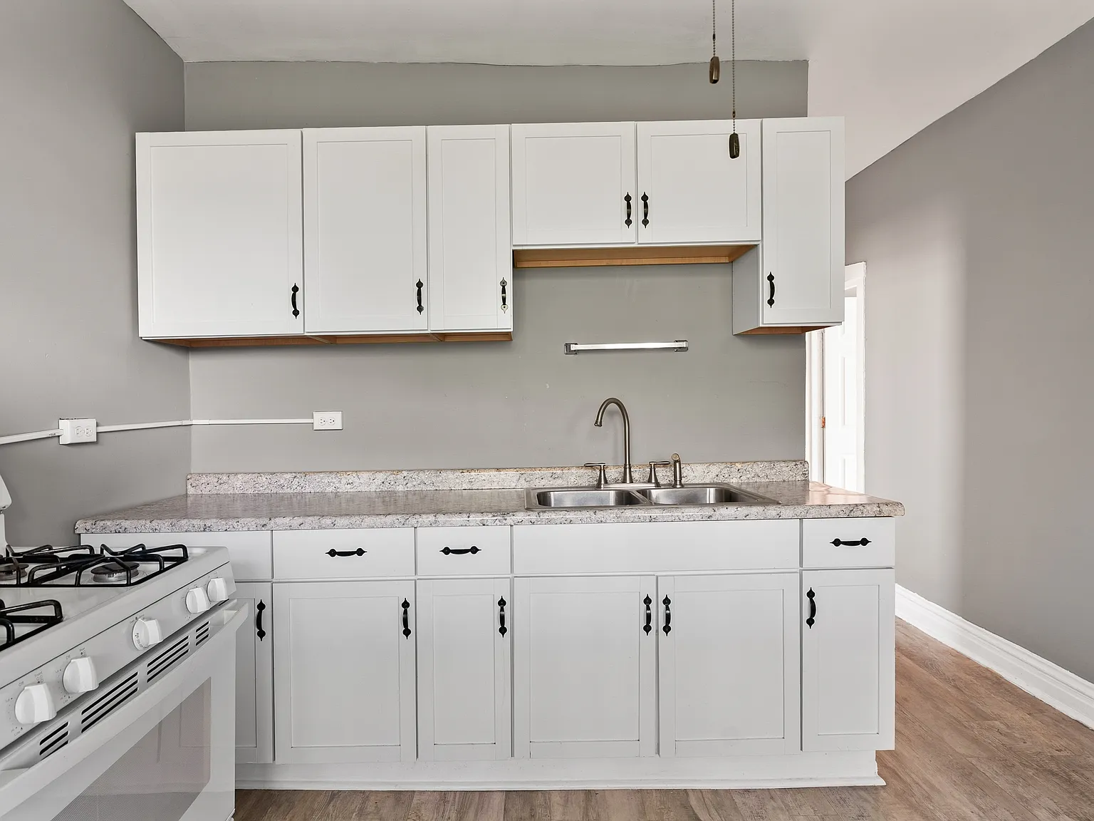 3 bed, 1200 sqft, $1,800 — Photo 3