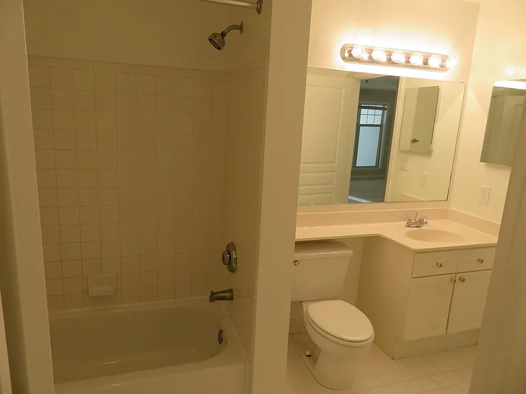 5565 Seminary Rd #208 — Photo 58