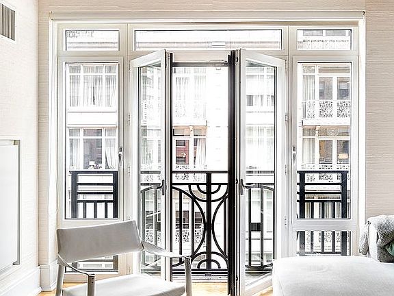 2nd image of 205 W 76th St #1101