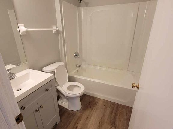 5th image of 6242 Maravian Dr