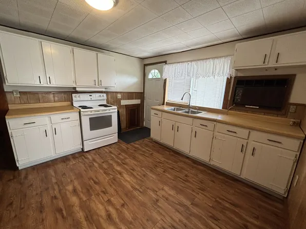 288 Wall St #B, Albright, WV 26519