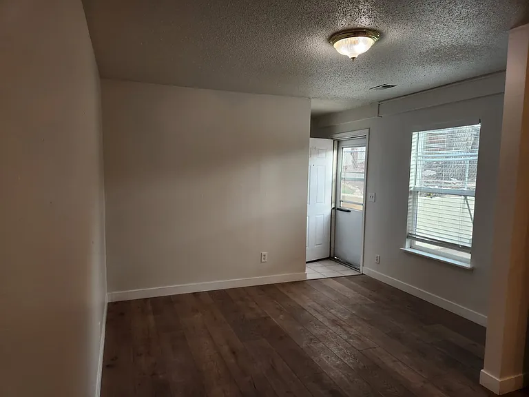 115 E Dartmouth Ave — Photo 6