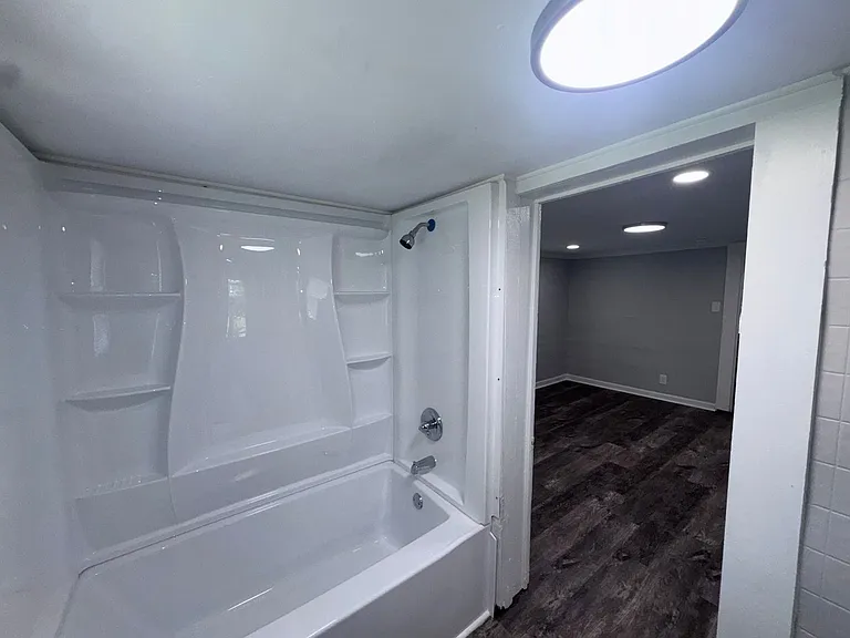 407 Elm Ave NW — Photo 9