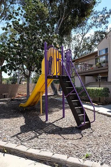 Oak Hill Apartments — Photo 26
