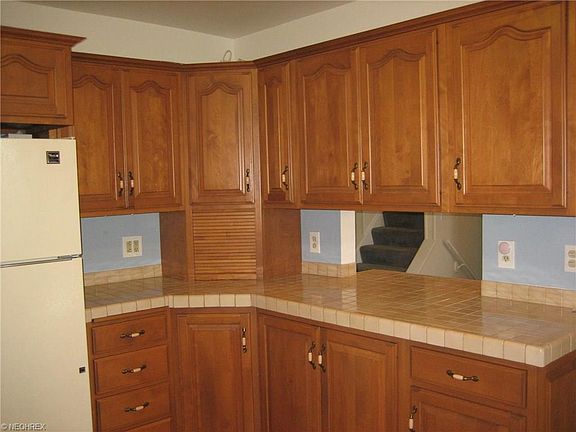 3rd image of 5681 Carolyn Dr