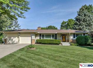 1622 Pine Rd, Omaha, NE 68144