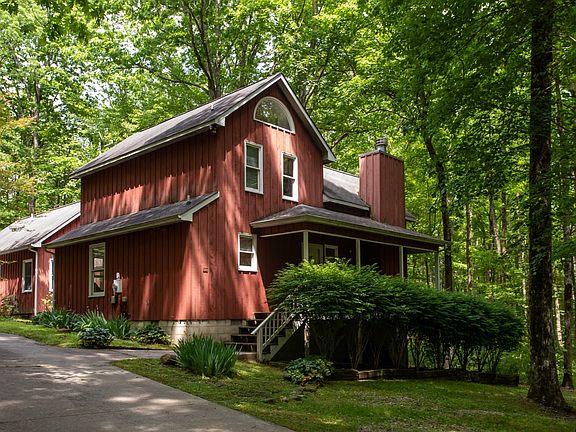 2nd image of 435 Laurel Brae Dr