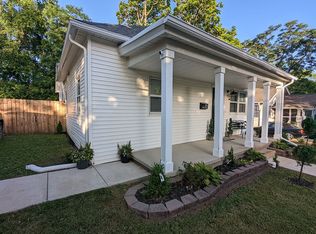 715 10th St, Charleston, IL 61920