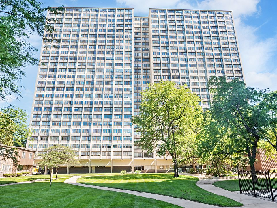1st image of 4800 S Lake Park Ave APT 2005