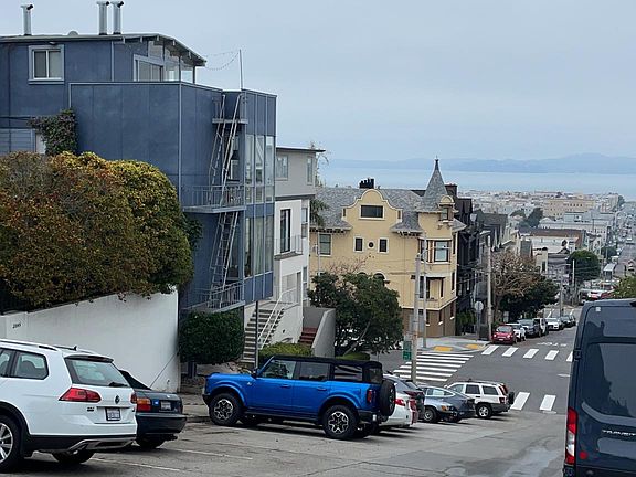 2nd image of 2847 Fillmore St APT 1