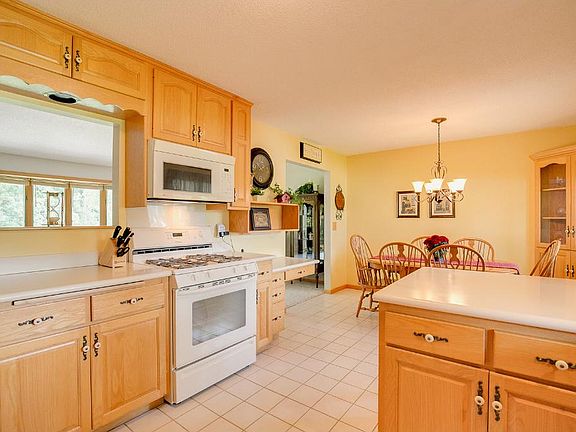 3rd image of 6118 Noble Ave N