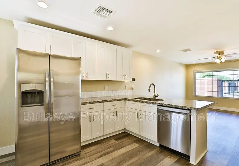 5119 S 11th Pl — Photo 11