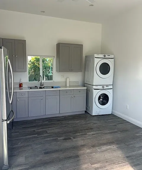 8214 Murietta Ave — Photo 2