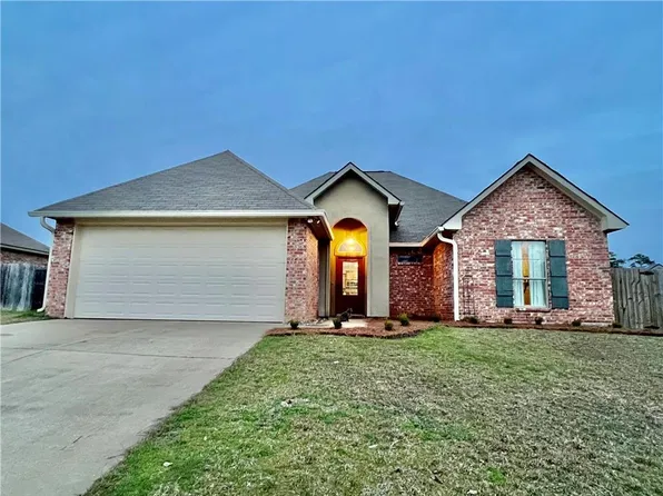 304 Shadow Creek Ave, Pineville, LA 71360