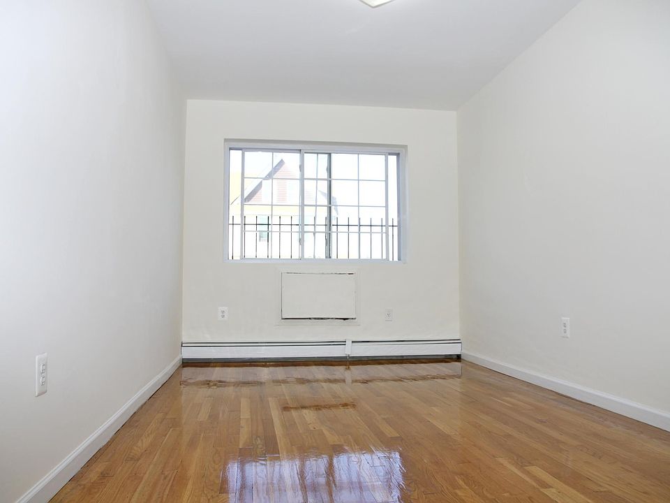 2nd image of 812 E 219th St #1F