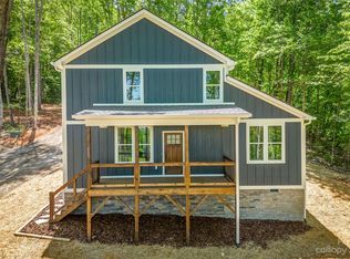 225 Long Range Ln, Leicester, NC 28748